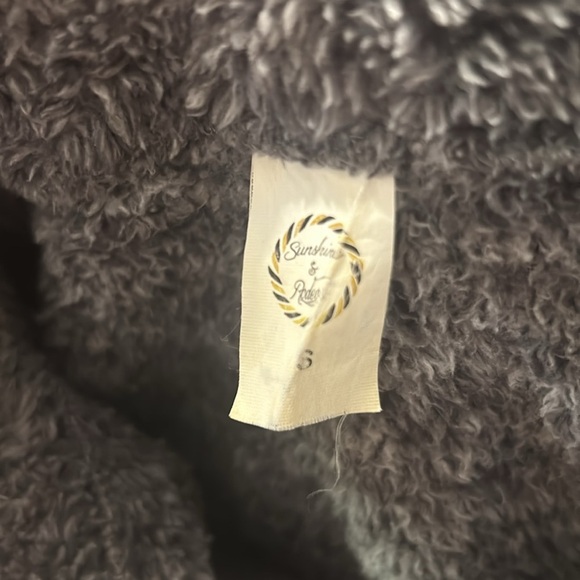 Sunshine & Rodeos Gray Fleece Southwestern Aztec Print Oversized Pullover Small - Picture 6 of 10